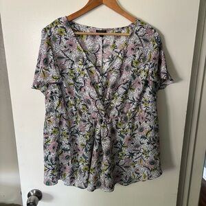Torrid Size 1X‎ Georgette Twist Surplice Flutter Sleeve Floral Top